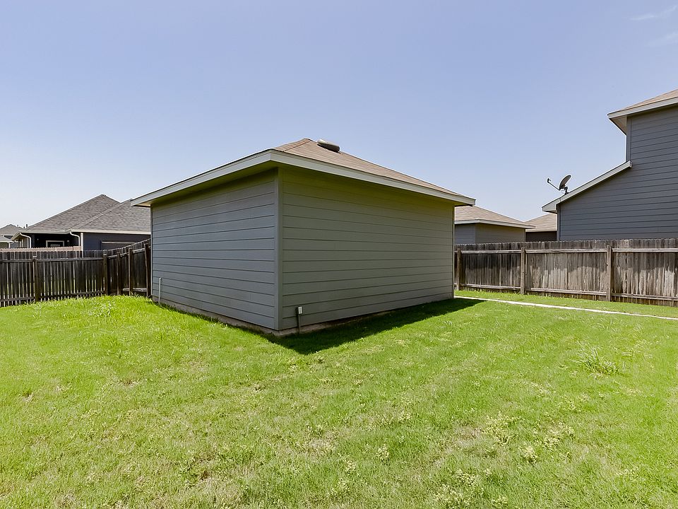 1st image of 206 Eagle Lake Dr