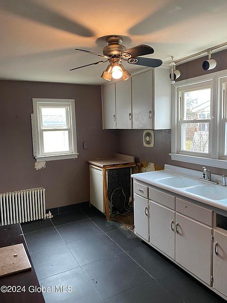 3rd image of 3317 S Thompson Street