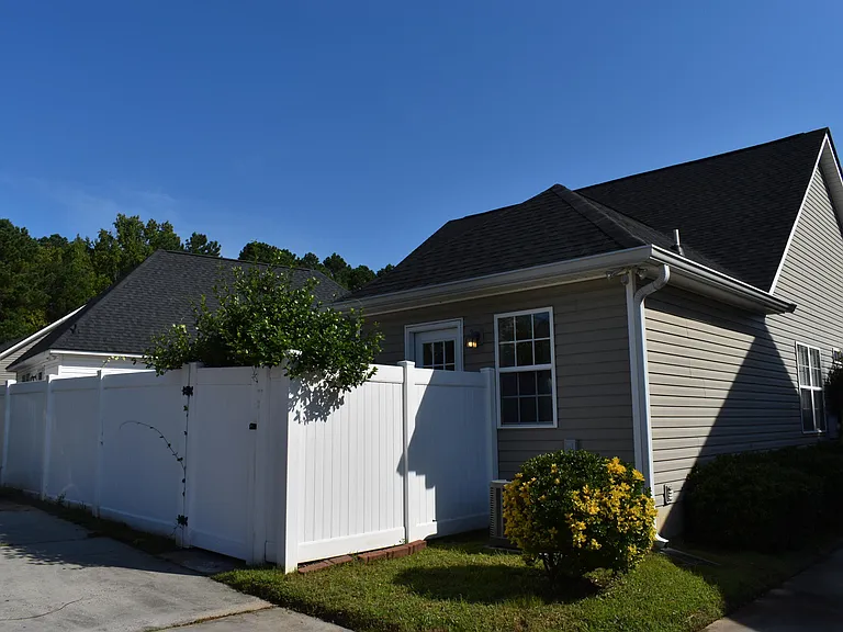 607 Dunloe Cir — Photo 15