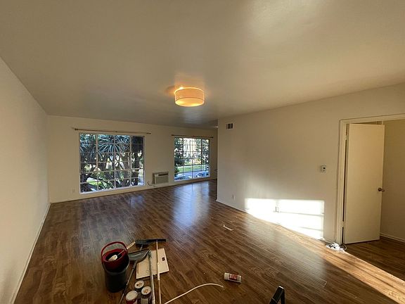 3rd image of 1560 N Laurel Ave #218