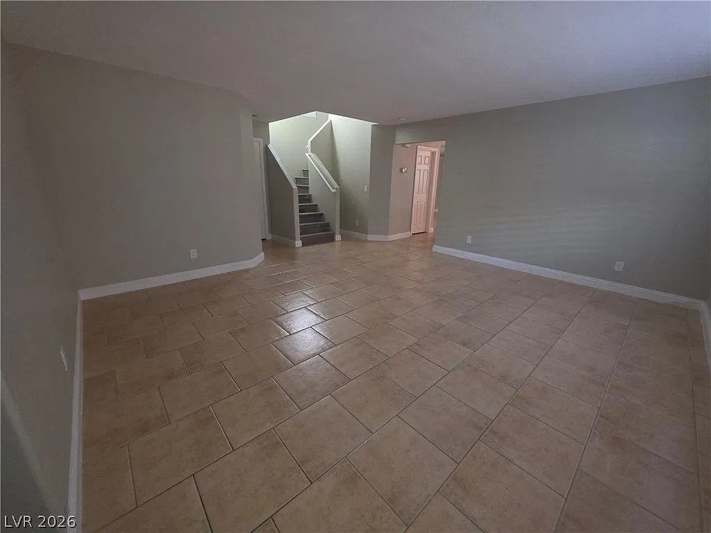 4 bed, 2.5 bath, 2086 sqft, $2,550 — Photo 4