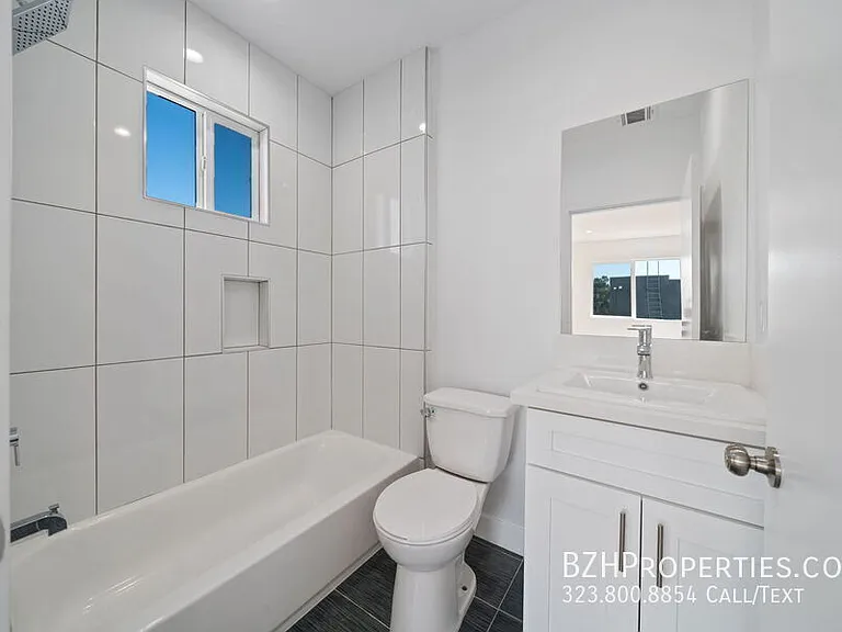 6336 Beck Ave #2 — Photo 23