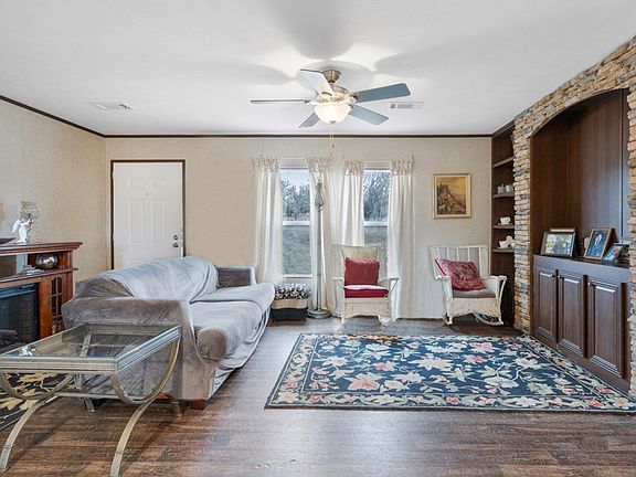 4th image of 226 Outland Dr