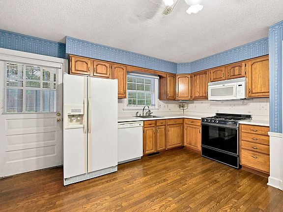 4th image of 505 Currituck Dr