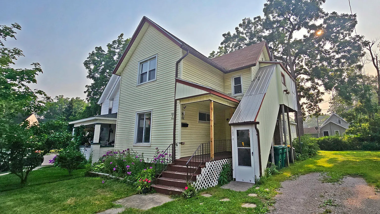 105 N Pine St photo 1