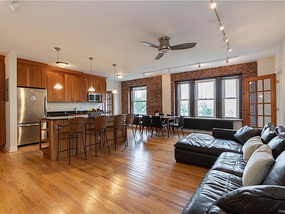 3rd image of 490 Bleeker Ave