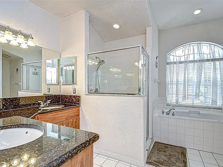 Master Bath Walk In Shower / Tub