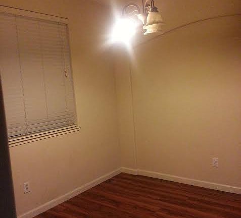 4th image of 3305 English Oak Cir