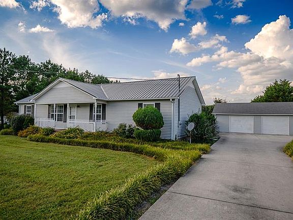 2nd image of 104 Leeann Dr