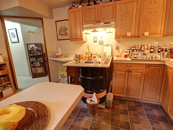 4th image of 58 Lake Louise Dr