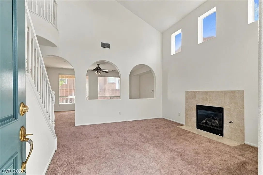 3 bed, 2.5 bath, 1819 sqft, $2,195 — Photo 3