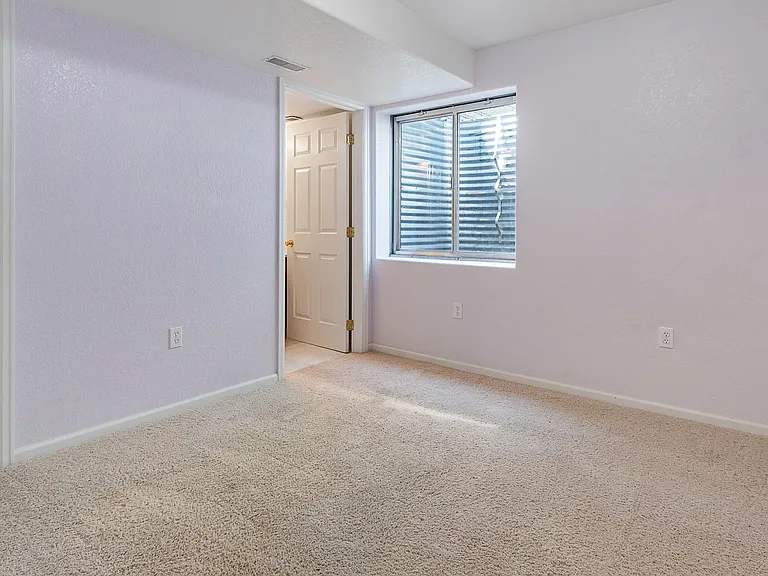 1862 Twin Lakes Cir — Photo 23