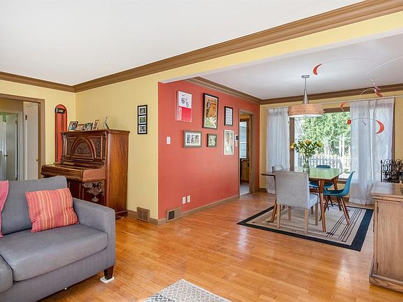 5th image of 1214 N Congress St