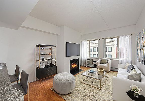 4th image of 95 Worth St #1105