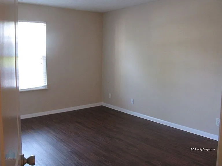 West Hills Village Apartments — Photo 9