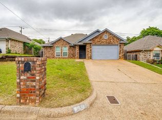 7501 Little Rock Ln, Fort Worth, TX 76120