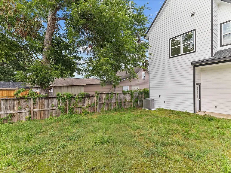 7805 Farnsworth St #B — Photo 25