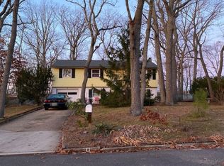 38 Spruce Rd, Howell, NJ 07731