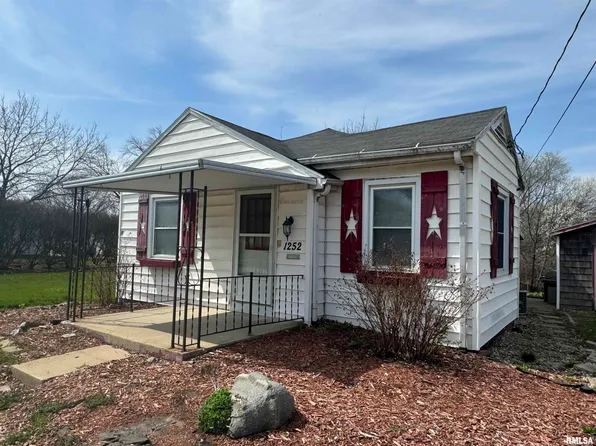 1252 N Main St, Lewistown, IL 61542