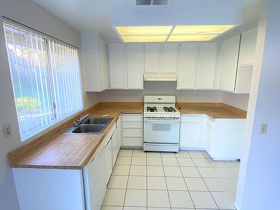3rd image of 5960 Harps Ct
