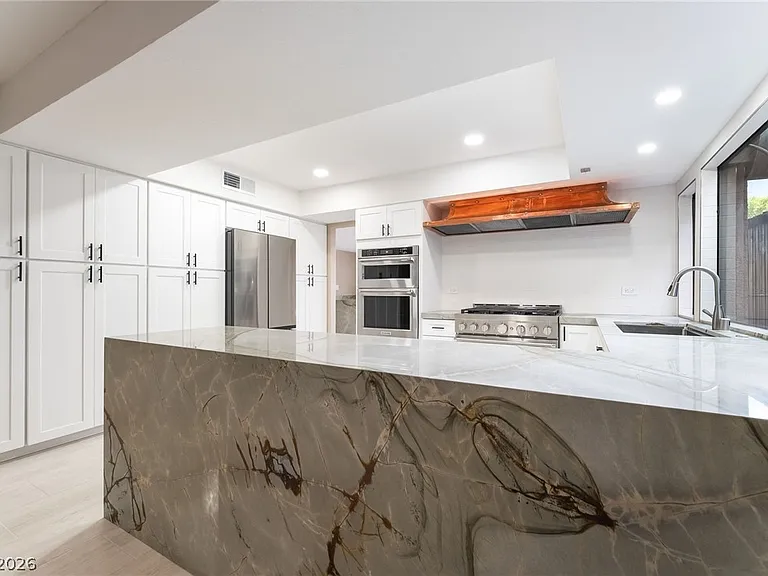968 Pinehurst Dr — Photo 32