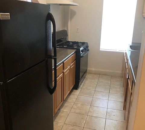 5th image of 715 W 170th St APT 42