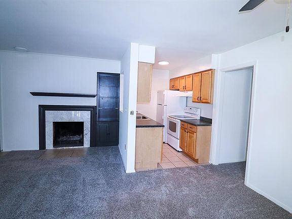 4th image of 1824 Mears Ave #2