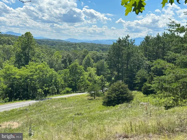 122 Ashton Woods Dr, Moorefield, WV 26836