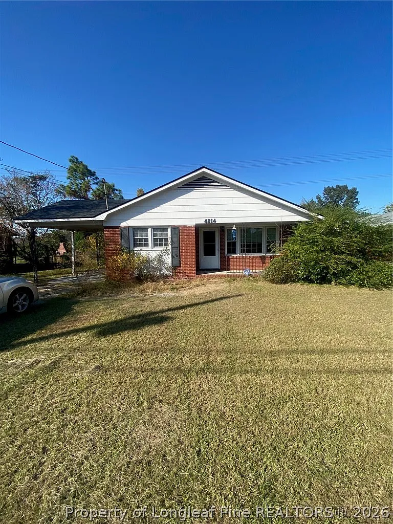 3 bed, 1.0 bath, 1116 sqft, $1,300 — Photo 1