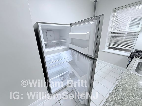 5th image of 328 61st St #B2