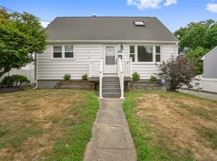 200 Stratfield Pl, Bridgeport, CT 06606