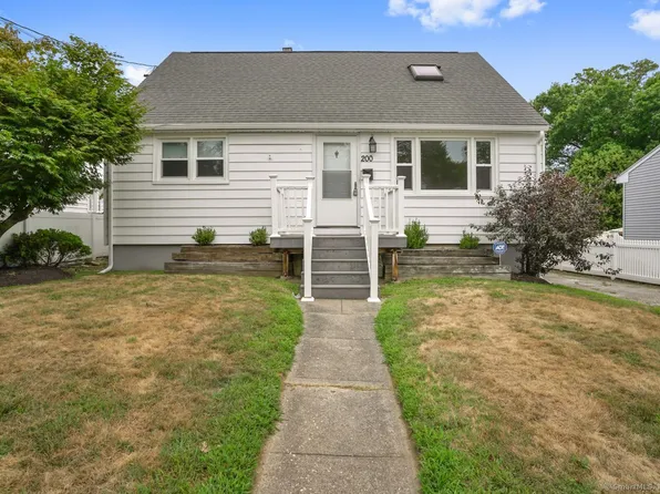 200 Stratfield Place, Bridgeport, CT 06606