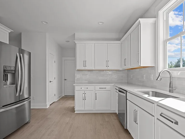 4772 Yellowood Dr — Photo 12
