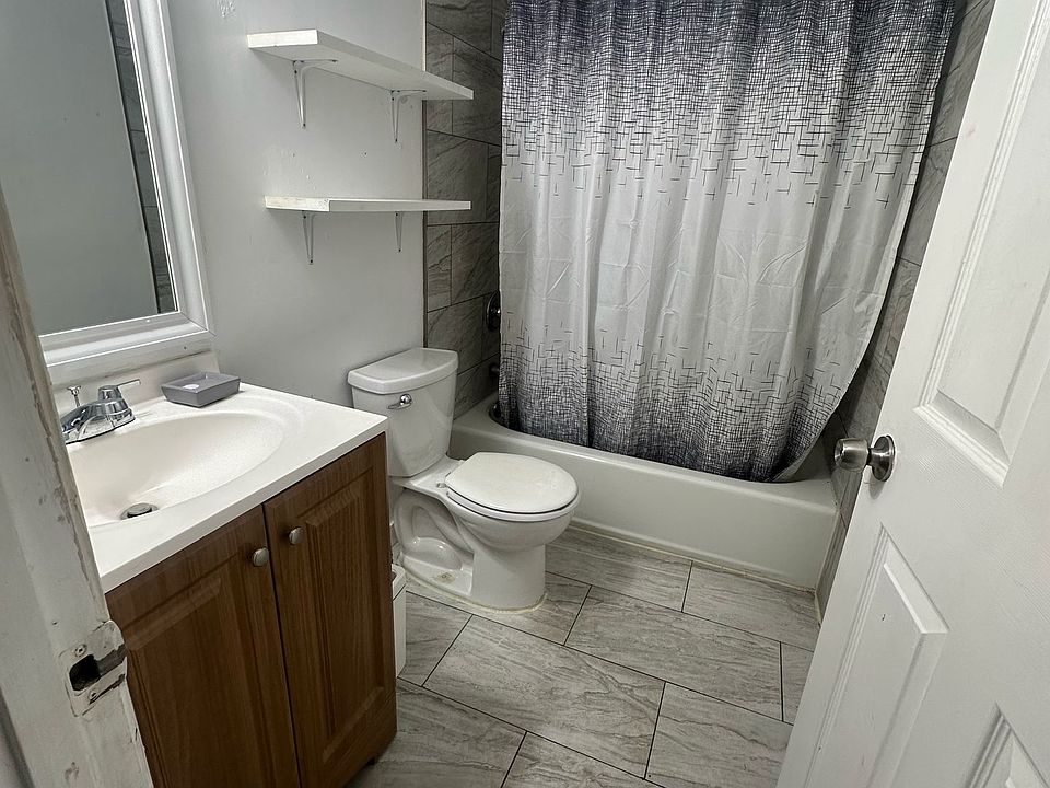 1st image of 84 Pacific St APT 3