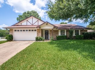 1001 Aspen Ln, Mansfield, TX 76063