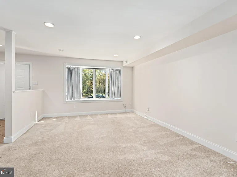 3491 Coventry Pl — Photo 6