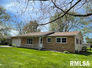1137 Debbie Ln, Macomb, IL 61455