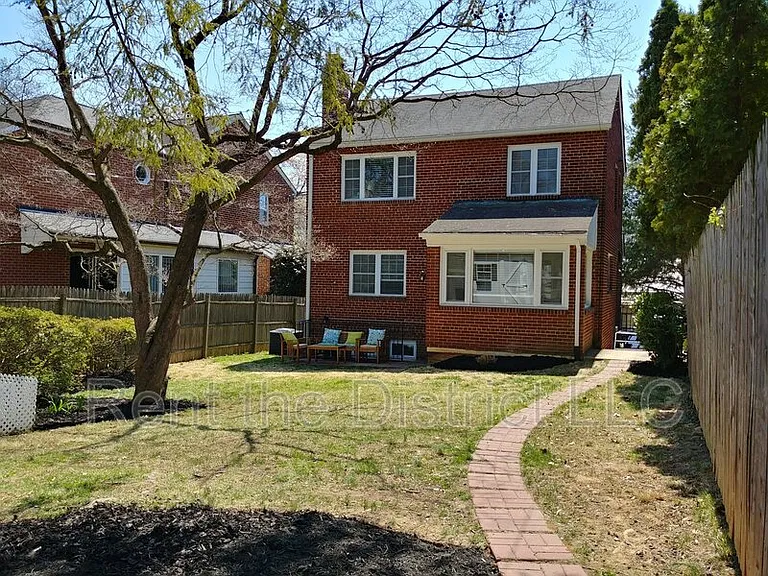 4839 Yuma St NW — Photo 8