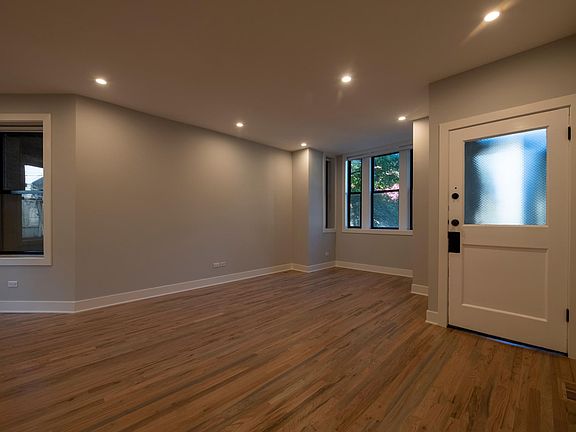 5th image of 3245 N Southport Ave APT 1