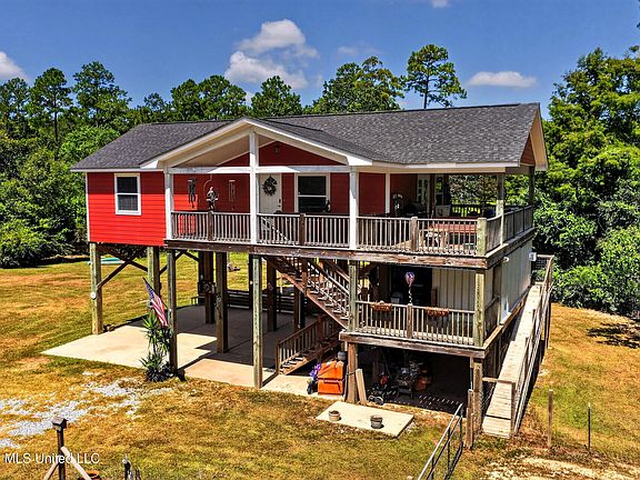 3rd image of 7303 Magnolia Dr