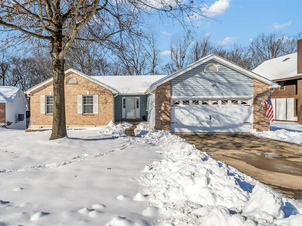 10884 Mulberry Dr, Foristell, MO 63348