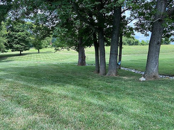 2nd image of 125 Bridlewood Park