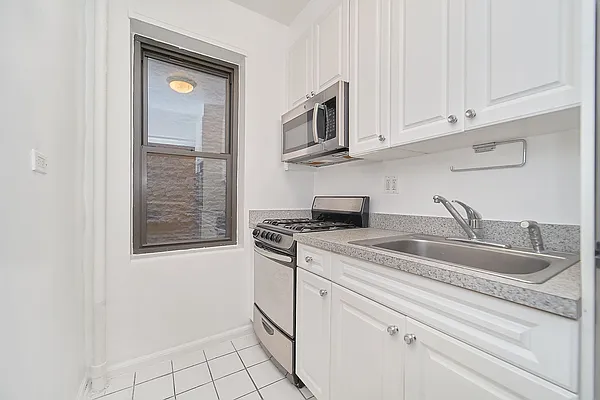 Rented by Living New York | media 10