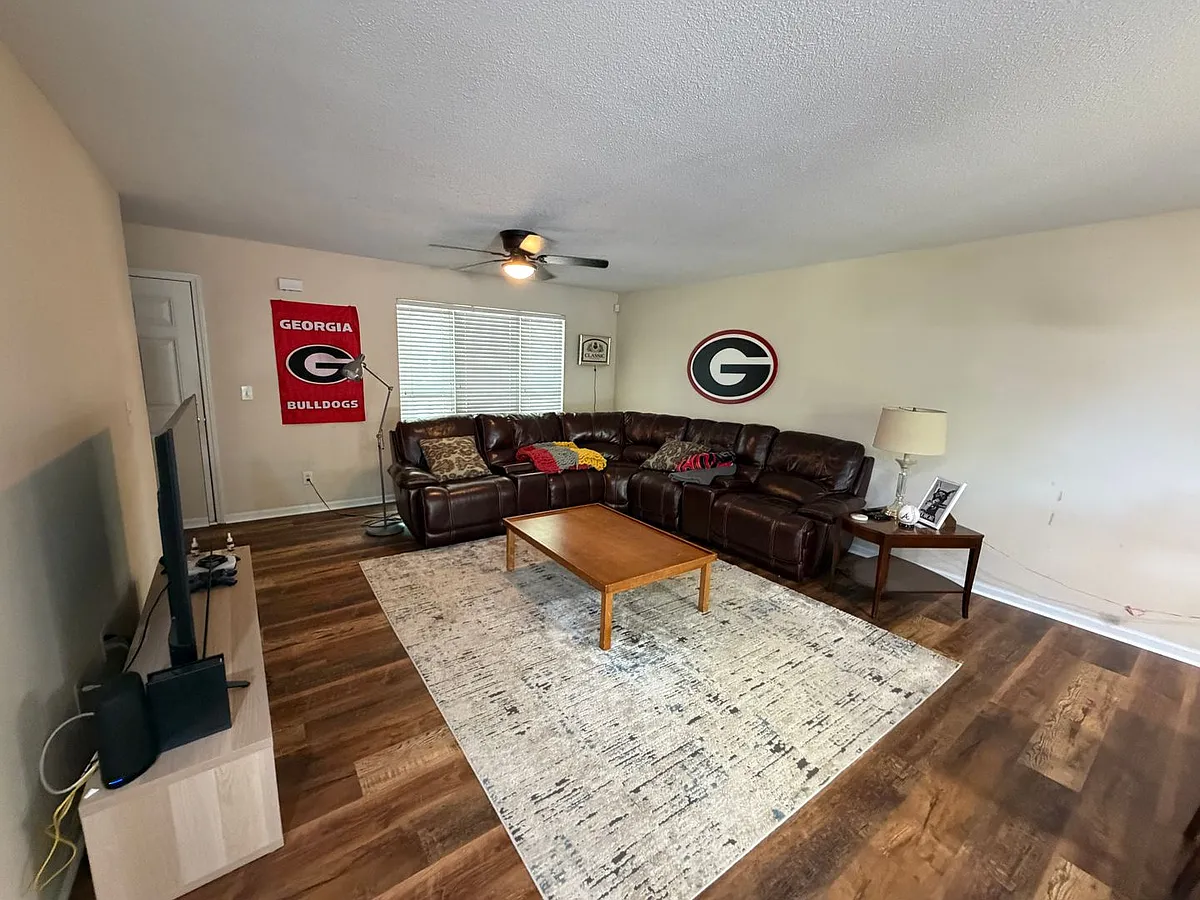 Building Photo - 318 Bridgewater Cir
