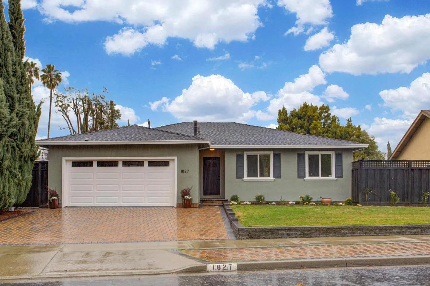 1827 Laurinda Dr photo 1