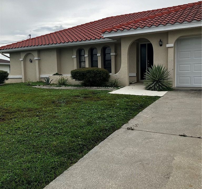 1st image of 1001 SE 17th St