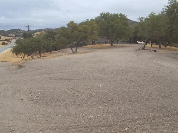 70143 Chadwick Dr, Bradley, CA 93426