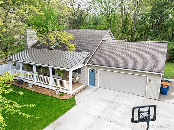 2nd image of 62 S 168th Ave