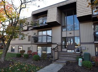 9800 Cove Dr UNIT 3H, North Royalton, OH 44133