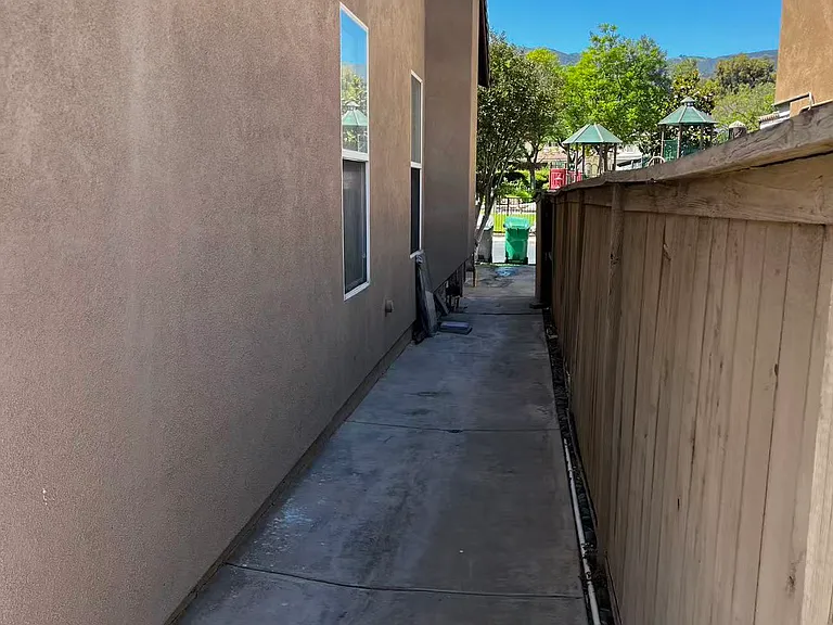 351 Jessica Ln — Photo 16